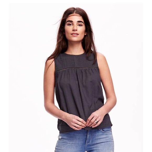 Old Navy Women's Charcoal Gray Rayon Pintuck Sleeveless Top NEW NWT - Picture 1 of 10